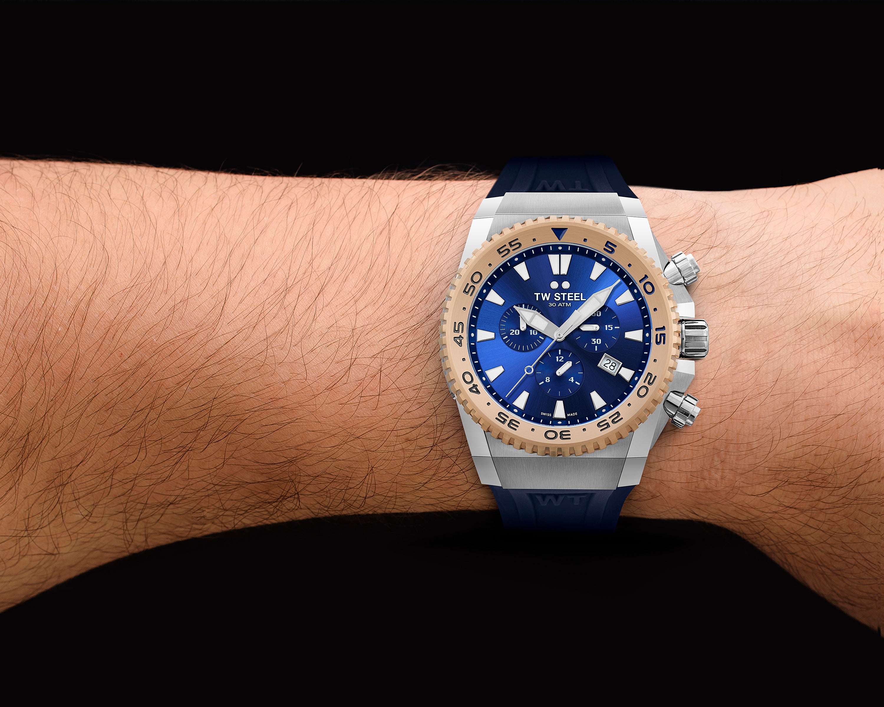 TW Steel | ACE Diver 402 - Pre order now at an exclusive price